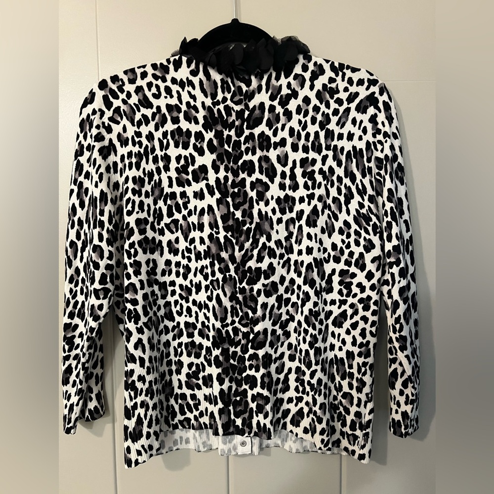 WHBM Button Up Top - Picture 5 of 6